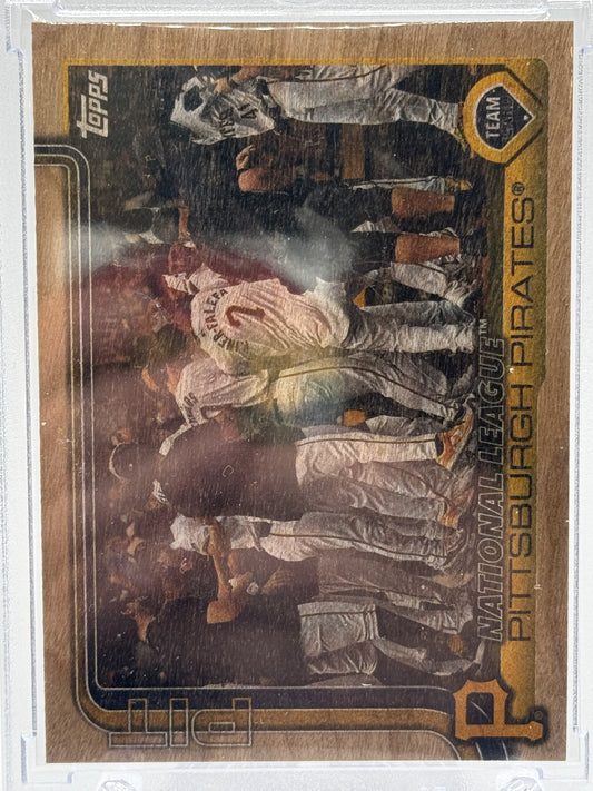 2025 Topps #677 Pittsburgh Pirates Wood # 18/25